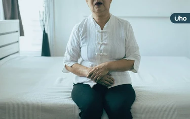 小便痛、反覆血尿⋯竟是罕見尿道癌作祟！醫揭「4警訊」好發中年女性