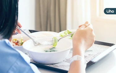 罹癌該怎麼吃？營養師揭「治療前中後」飲食秘訣：這時期能吃就吃
