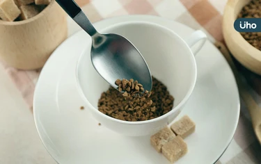 喝即溶咖啡注意！研究證實「黃斑部病變風險增7倍」視力異常快就醫