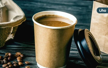 每天喝熱咖啡提神，竟越喝越累還水腫？醫揪外帶紙杯藏「致胖因子」