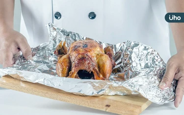 別再用保鮮膜包肉保存！日本料理專家推薦「用1物替代」加速冷凍解凍