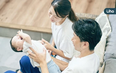 「妳有什麼好累的，又不用工作！」全職媽媽最不想聽的「4句地雷話」