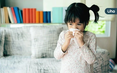孩子常常打噴嚏、流鼻涕？小心居家隱藏「這些元凶」害過敏好不了