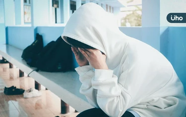 憂鬱症會遺傳？精神科醫揭真相：父母有憂鬱症，子女罹病風險增4倍