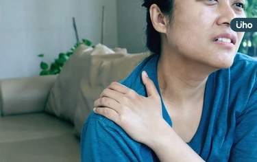 從過年吃到元宵，小心誘發五十肩！醫：吃多年糕、湯圓易讓血糖失控