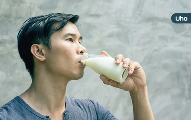 喝牛奶、豆漿容易生痰？感冒時喝更嚴重？研究揭「關鍵原因」來解答