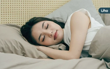 睡得好助減肥，還能防憂鬱症！4招睡眠建議：確保至少睡到●●小時