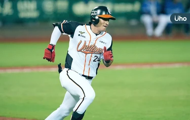 比賽手套繡「無我」兩字！台灣隊長陳傑憲：爸爸的口頭禪影響我一生