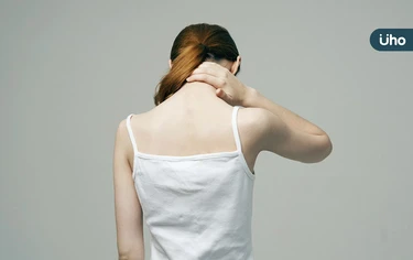 姿勢錯恐傷迷走神經！日醫教你檢查「站姿＋坐姿」從根本擺脫疲勞