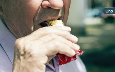 咬不動、講話慢⋯牙口不好恐增失智風險！醫揭「1關鍵」千萬別輕忽