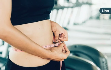 春天腰圍難收緊？按摩能促進新陳代謝！中醫師點名3大「減脂穴位」