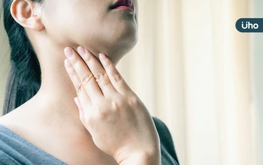 聲音沙啞、常嗆咳⋯小心「單側聲帶麻痺」！醫示警：嚴重恐吸入性肺炎