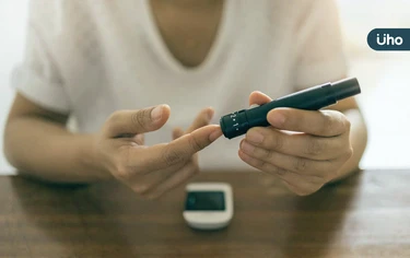 泡泡尿、胸悶、易喘⋯「糖心腎症候群」當心全身病！醫列5篩檢預防