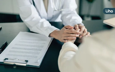 當病情接近末期，該放棄還是繼續？選擇「最終醫療方案」遇到的4困境