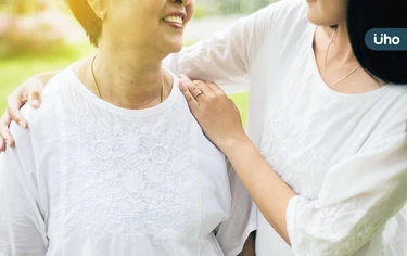 照顧失智症父母很累？照護過來人揭1心法：試著把自己當作「旁觀者」