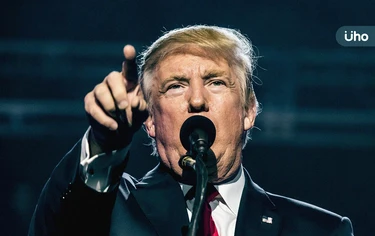 看懂川普肢體語言！握手較勁、挑釁抬眉⋯心理師：背後藏不安全感