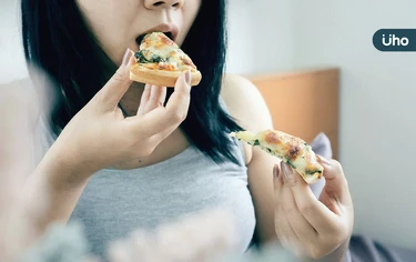 健檢發現膽固醇過高，該不該吃藥？醫建議「先觀察●●個月」調整習慣