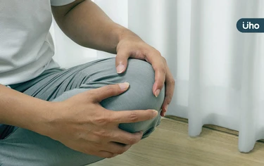 膝蓋痛、痠軟無力⋯就是關節退化?醫揭簡單「3招居家運動」強化關節