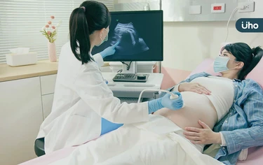 全台首例「隔著肚皮」開刀！長庚「胎兒脊柱裂修補術」翻轉失能宿命