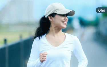 大腦總分心？專家列「中強度運動」找回專注力：走樓梯、散步都有效