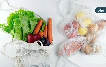 塑膠袋怎麼用不浪費？在地太太教5種用法：水果用大厚、葉菜選大薄