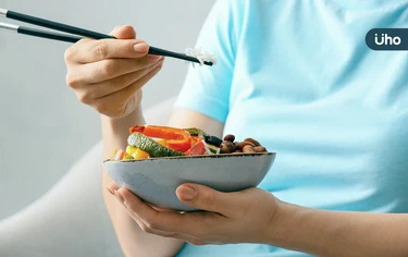 癌友如何補充營養？每天要吃多少量？營養師列「3原則」抗癌更有效