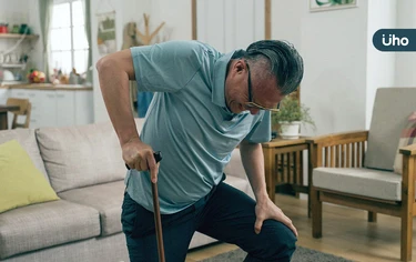 6旬男車禍腰椎「壓迫性骨折」難起身！醫用2招「針藥並用」減疼痛