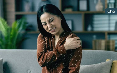 改善五十肩新觀念！疼痛竟然跟血管有關？醫：非單純關節退化磨損