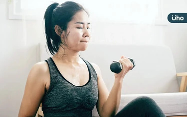 3分鐘「室內運動」就能降血糖！日本醫師推薦「飯後立即做」護大腦