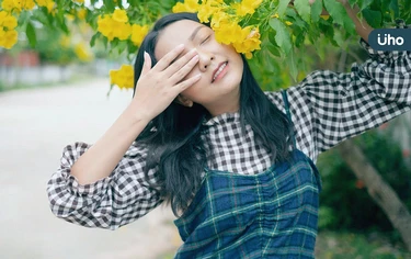 換季眼睛超癢?過敏性結膜炎「4招日常預防」戴太陽眼鏡、護目鏡有效
