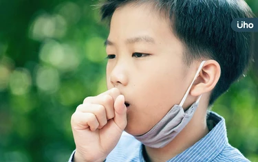 新冠肺炎又變異！新變種「蟬」入侵，專家警告「2原因」對兒童影響大