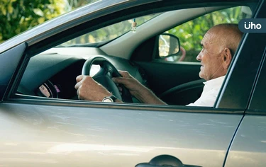 就怕長者開車出意外！高齡駕駛換照「下修至70歲」交通部估5月底上路