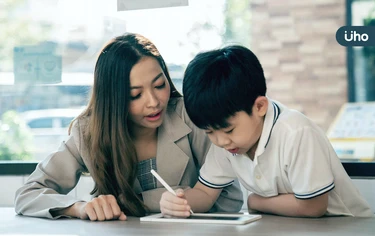 為什麼家長不能誇孩子聰明？教育家揭「背後原因」1情況才適合表揚