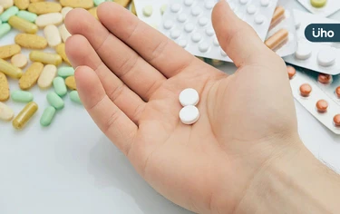 退燒止痛藥怎麼挑？「普拿疼VS布洛芬」功效、副作用：單純止痛選它
