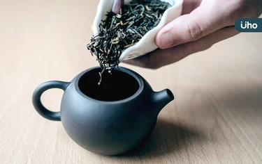 青草茶可以每天喝嗎？什麼時候喝最好？選對「1時段喝」健康無負擔