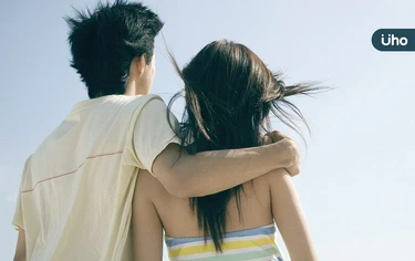 姊妹，吃點好的吧！盤點5種讓人受委屈的男人：不成熟、控制慾上榜