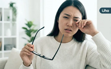 怎麼知道有沒有「黃斑部病變」？醫教1招自我檢測：動動眼睛就能測