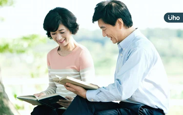 人到中年，還會有愛情嗎？心理學解析中年男人的愛：只是換種方式愛