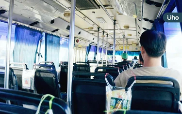 你喜歡靠窗還是面對面坐？心理師：習慣坐哪裡，早已洩露人際性格