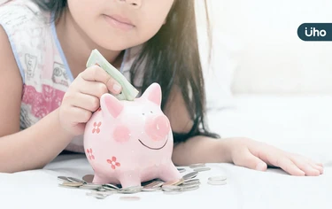 孩子的金錢觀如何培養？就學4大階段金錢教育：「這1時期」最重要