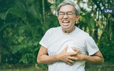 15分鐘未舒緩快就醫！醫曝「酷暑心肌梗塞」3大特徵：別再誤認中暑