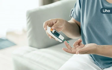 糖尿病不只控血糖！研究揭「憂鬱症盛行率達19%」照護要顧心理健康