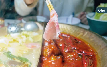 吃麻辣鍋配珍奶，真的會傷腸胃嗎？醫曝「正確吃法」避免胃食道逆流