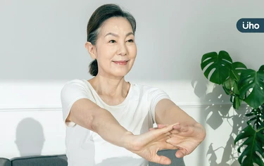 情緒、健康、認知哪個最重要？專家曝「長壽金字塔」頂層竟然是它