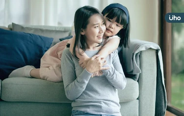 不准打工、交男友⋯畢業卻要女兒馬上獨立？教養專家揭父母「1盲點」