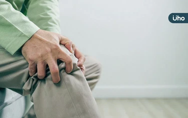 我有骨質疏鬆嗎？醫師教你3招自我檢測「骨質疏鬆」：靠牆站立就能測