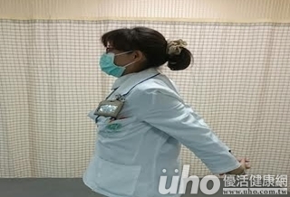 久坐車內全身痠麻 9招拉筋操放鬆肌肉
