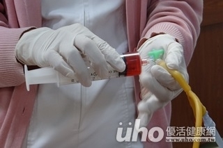 化療藥易潑灑不安全?護巧用3路活塞解套