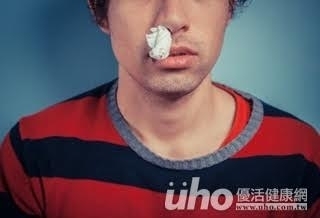 男子狂流鼻血 竟是鼻子內長牙齒?