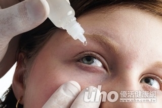 白內障點藥水就好?醫:拖延手術當心青光眼上身